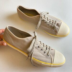 Tretorn Mens Size 10.5 Light Grey Canvus & Yellow Lace-up Sneaker